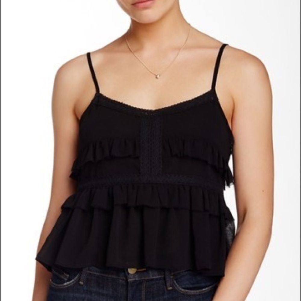 ✨HP✨Olive & Oak
Ruffle Hem Crop Cami✨